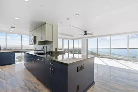 1820 Avenida Del Mundo #1504, Coronado, CA 92118