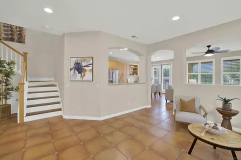Entry Way - 7435 Neptune Dr, Carlsbad, CA 92011 photo 2 of 7