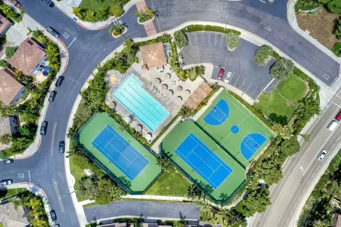 View/Area - 7435 Neptune Dr, Carlsbad, CA 92011 photo 10 of 11