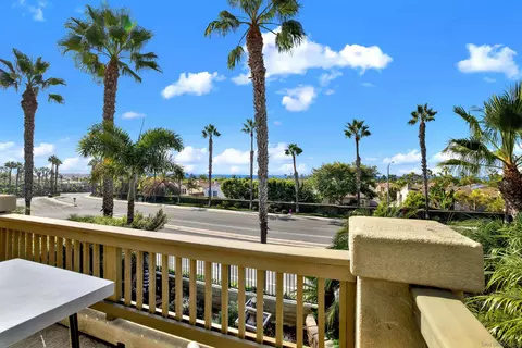 Exterior - 7435 Neptune Dr, Carlsbad, CA 92011 photo 4 of 7