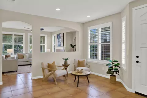 Entry Way - 7435 Neptune Dr, Carlsbad, CA 92011 photo 4 of 7