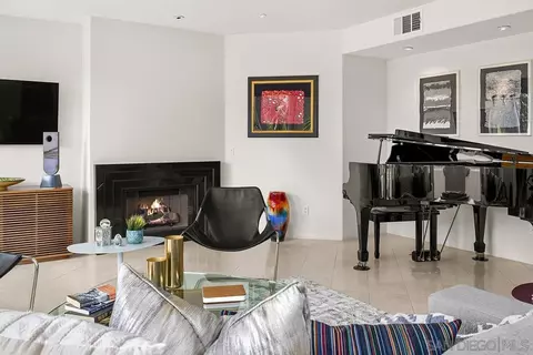 Living - 302 Prospect St #7, La Jolla, CA 92037 photo 4 of 4