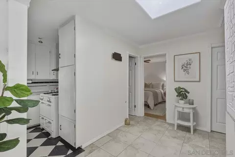 Entry Way - 8888 Jaylee Ave, Spring Valley, CA 91977 photo 2 of 2
