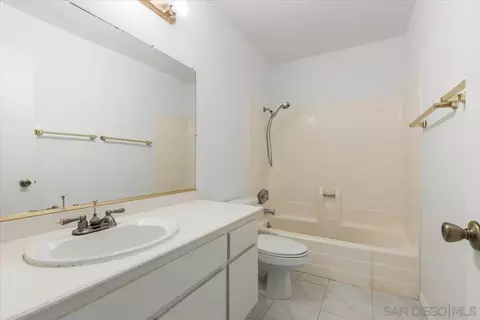 1444 Eagle Peak Ct # E, Chula Vista, CA 91910 photo 10