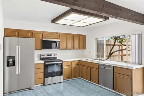 1444 Eagle Peak Ct # E, Chula Vista, CA 91910 photo 3