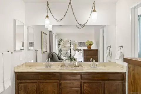 Bath - 1429 Midway Dr, Alpine, CA 91901 photo 3 of 3