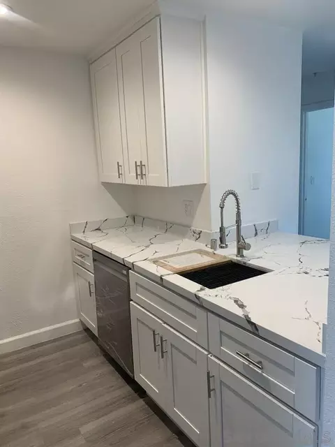 4041 Oakcrest Dr #206, San Diego, CA 92105
