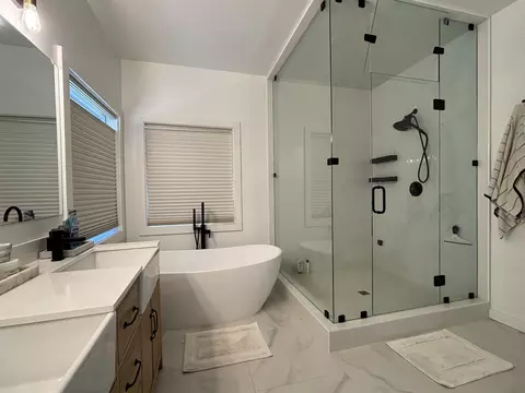 Bath - 6960 W Lilac Rd, Bonsall, CA 92003 photo 1 of 2