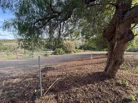 Exterior - 6960 W Lilac Rd, Bonsall, CA 92003 photo 9 of 15