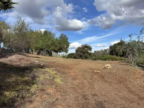 Exterior - 6960 W Lilac Rd, Bonsall, CA 92003 photo 14 of 15