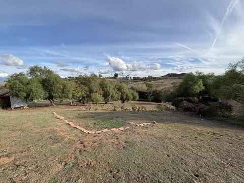 Exterior - 6960 W Lilac Rd, Bonsall, CA 92003 photo 5 of 15