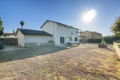 Exterior - 826 Terrace Ave, Escondido, CA 92026 photo 7 of 8