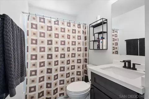 Bath - 826 Terrace Ave, Escondido, CA 92026 photo 3 of 4