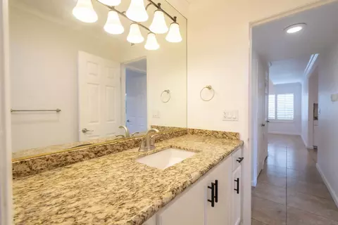 Bath - 10858 Buggywhip Dr, Spring Valley, CA 91978 photo 2 of 4