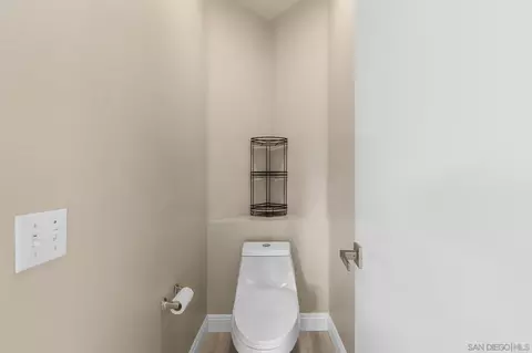 Bath - 33451 Victoria Ct, Temecula, CA 92592 photo 2 of 4