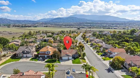 View/Area - 33451 Victoria Ct, Temecula, CA 92592 photo 4 of 5