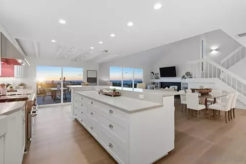 Kitchen - 1711 Burgundy Rd, Encinitas, CA 92024 photo 3 of 8