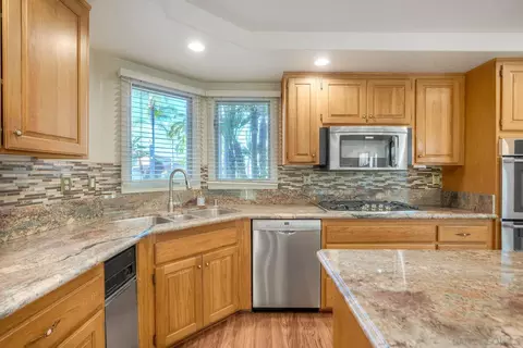 Kitchen - 1930 Mountain Valley Ln, Escondido, CA 92029 photo 5 of 5