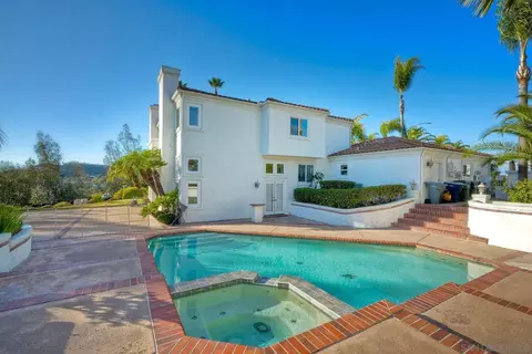 Exterior - 1930 Mountain Valley Ln, Escondido, CA 92029 photo 5 of 10