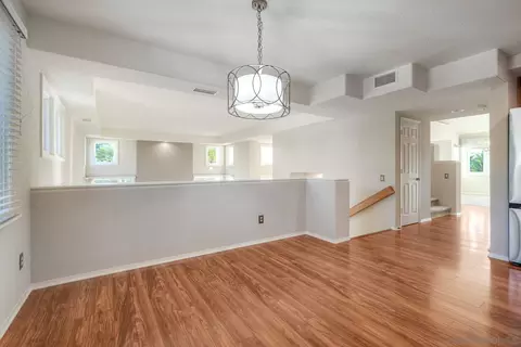 Dining - 1930 Mountain Valley Ln, Escondido, CA 92029 photo 2 of 3