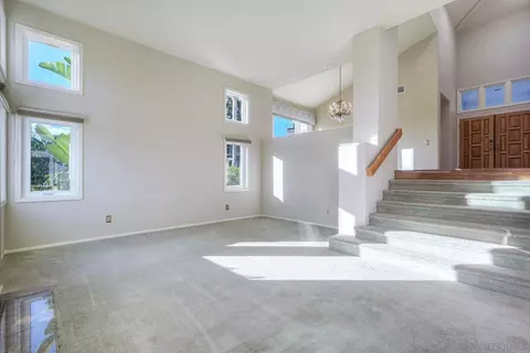 Living - 1930 Mountain Valley Ln, Escondido, CA 92029 photo 3 of 8