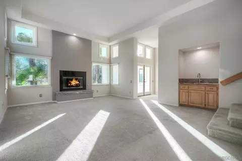 Living - 1930 Mountain Valley Ln, Escondido, CA 92029 photo 4 of 8