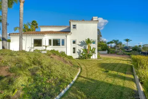 Exterior - 1930 Mountain Valley Ln, Escondido, CA 92029 photo 6 of 10