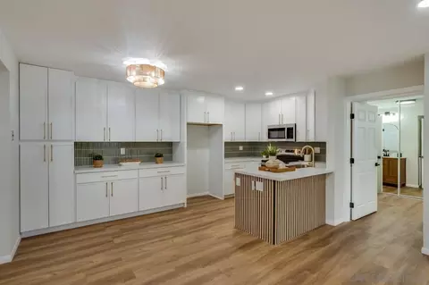 12575 Oaks North Dr #220, San Diego, CA 92128