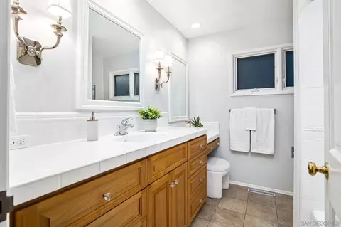 5572 Ladybird Ln, La Jolla, CA 92037 photo 9