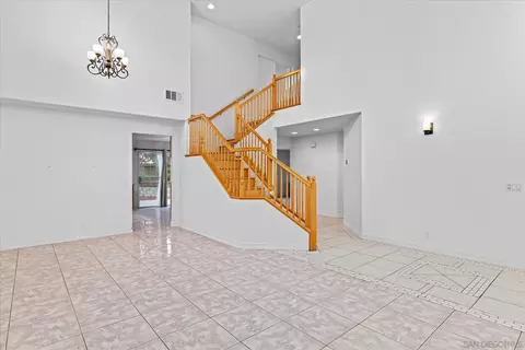 Living - 1341 Somerset Ct, Ramona, CA 92065 photo 2 of 6