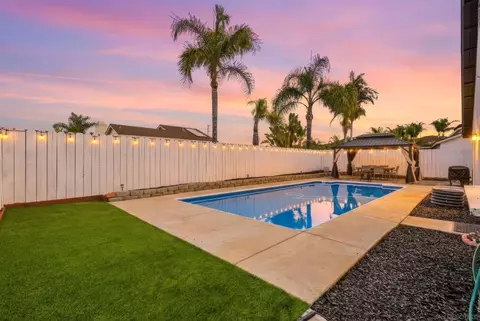 10660 Braverman Dr, Santee, CA 92071