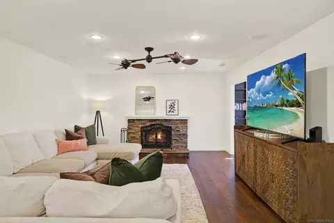 Living - 643 Kimball St, Escondido, CA 92027 photo 1 of 3