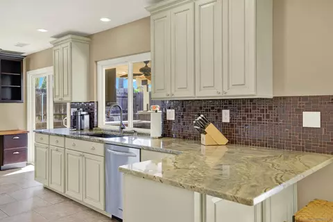 Kitchen - 643 Kimball St, Escondido, CA 92027 photo 5 of 9