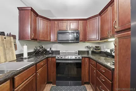 Kitchen - 506 Canyon Dr #9, Oceanside, CA 92054 photo 2 of 3