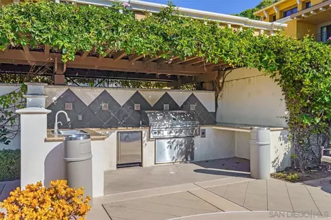 Kitchen - 1040 Genter St #103, La Jolla, CA 92037 photo 5 of 5