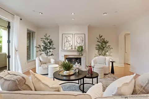 Living - 1040 Genter St #103, La Jolla, CA 92037 photo 3 of 10