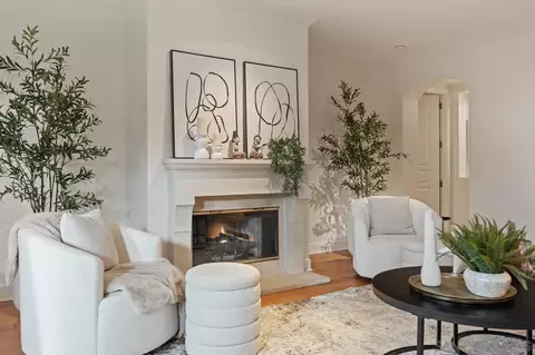 Living - 1040 Genter St #103, La Jolla, CA 92037 photo 7 of 10
