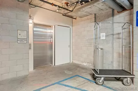 Exterior - 1040 Genter St #103, La Jolla, CA 92037 photo 9 of 9