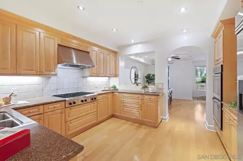 Kitchen - 1040 Genter St #103, La Jolla, CA 92037 photo 2 of 5