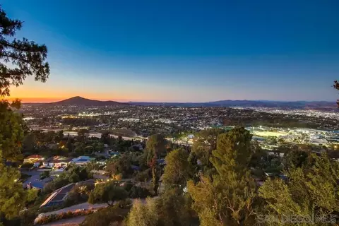 View/Area - 9612 Summit Cir, La Mesa, CA 91941 photo 5 of 7