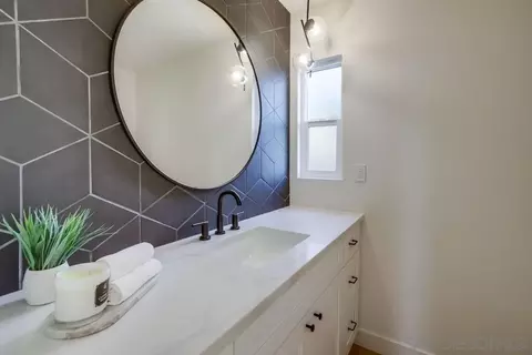 Bath - 9612 Summit Cir, La Mesa, CA 91941 photo 1 of 7