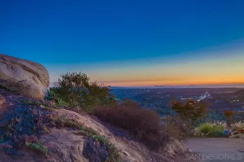 View/Area - 9612 Summit Cir, La Mesa, CA 91941 photo 4 of 7