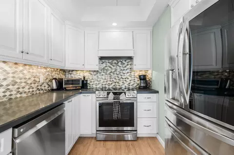 Kitchen - 515 S Sierra Ave #119, Solana Beach, CA 92075 photo 3 of 4
