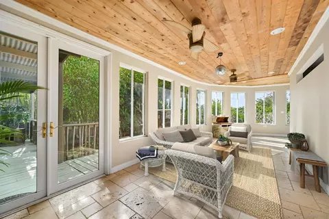 2344 Warmlands Ave, Vista, CA 92084