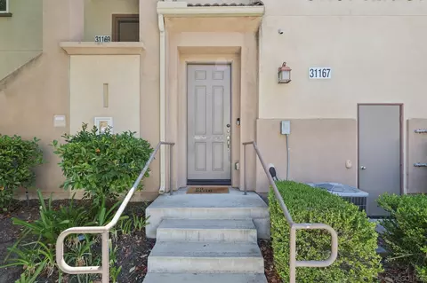 31167 Strawberry Tree Ln, Temecula, CA 92592 photo 2