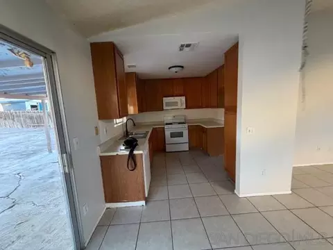 Kitchen - 171 Southwind Dr, El Centro, CA 92243 photo 1 of 3