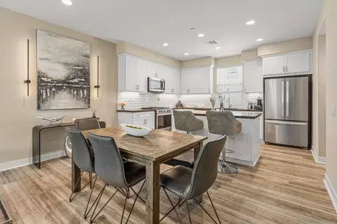 Dining - 4347 Harbor Way #4, Oceanside, CA 92056 photo 1 of 1