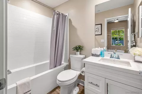 Bath - 4347 Harbor Way #4, Oceanside, CA 92056 photo 4 of 4