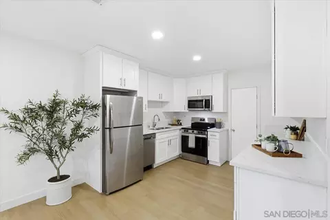 Kitchen - 911 Jamacha Rd, El Cajon, CA 92019 photo 1 of 5