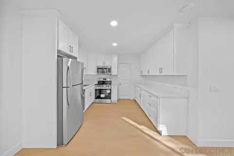 Kitchen - 911 Jamacha Rd, El Cajon, CA 92019 photo 5 of 5